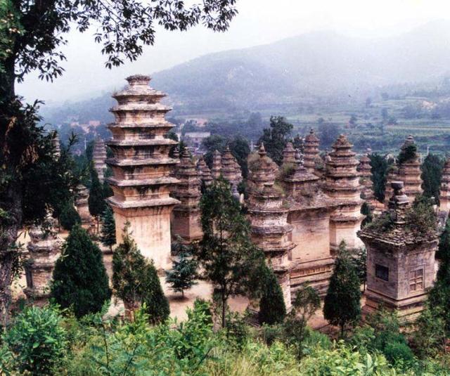 河南的旅游景点，河南适合旅游的景点（河南最值得去的十大旅游景点）