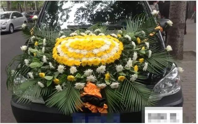 花圈做法大全图解丧礼，丧礼灵车花艺制作方法