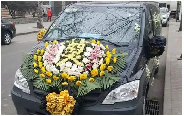 花圈做法大全图解丧礼，丧礼灵车花艺制作方法