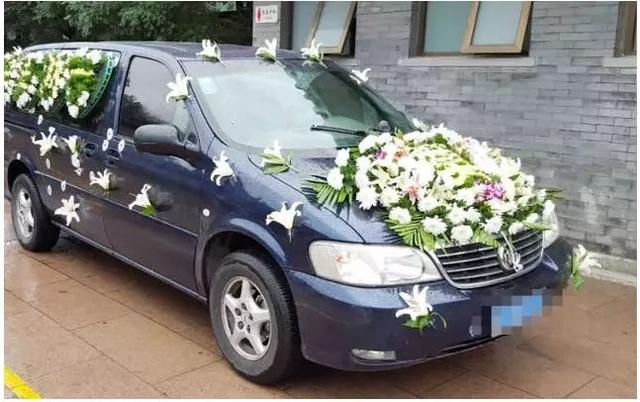 花圈做法大全图解丧礼，丧礼灵车花艺制作方法