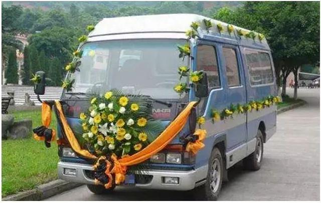 花圈做法大全图解丧礼，丧礼灵车花艺制作方法