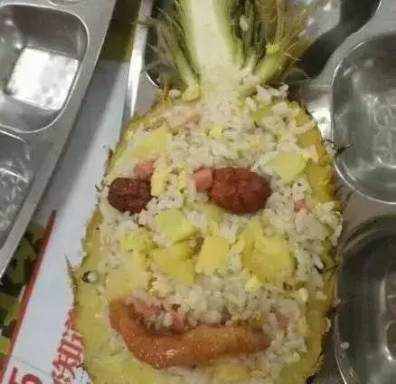 高校食堂现冰镇麻辣烫，听说很好吃高校食堂黑暗料理（那些年学校食堂黑暗料理大全）