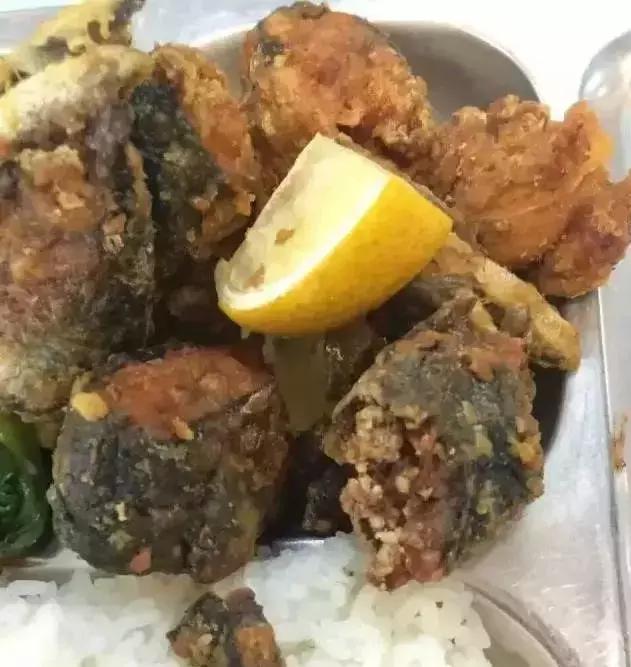 高校食堂现冰镇麻辣烫，听说很好吃高校食堂黑暗料理（那些年学校食堂黑暗料理大全）