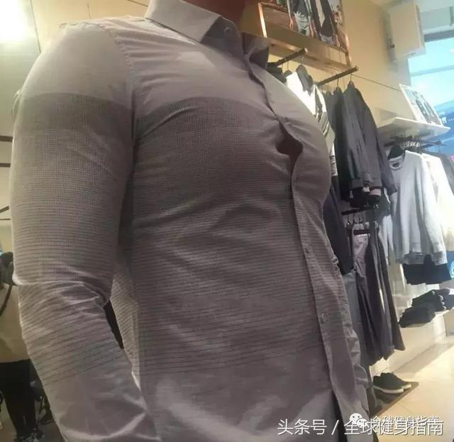 胸太大撑爆衣服，女生胸酸疼怎么办（有时候胸部太大也是一种缺点有的女孩就犯了点错误）