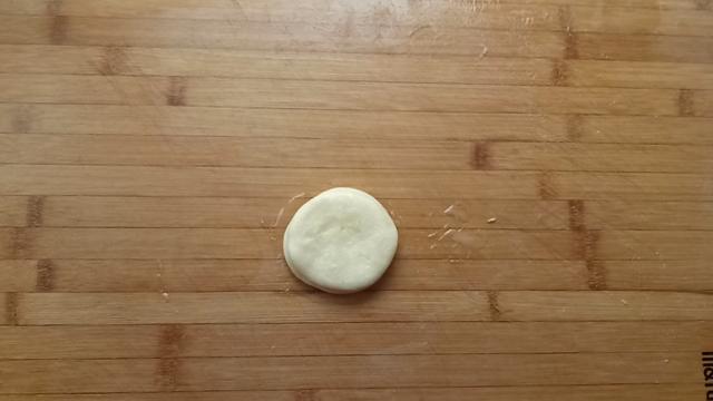 春饼这样做薄如蝉翼劲道又好吃，独家秘方1次能做30张