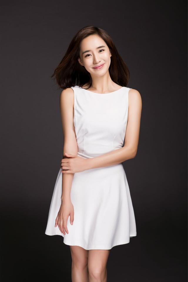 王智身材巅峰写真，成名之路颇为坎坷