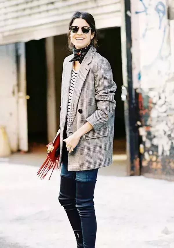 丝巾怎么打结好看，丝巾的6种简单系法总有一款适合你（丝巾的九种最潮系法让你美过春天路过夏天）