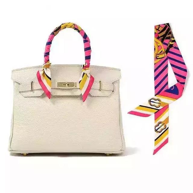 丝巾怎么打结好看，丝巾的6种简单系法总有一款适合你（丝巾的九种最潮系法让你美过春天路过夏天）