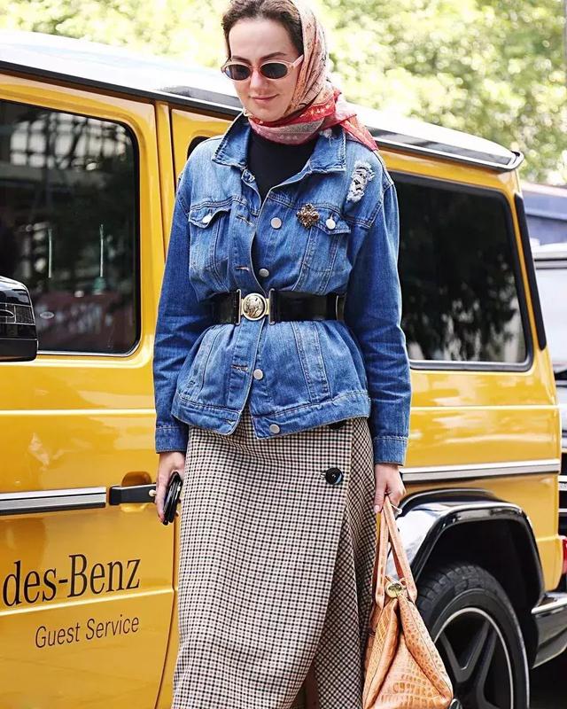 丝巾怎么打结好看，丝巾的6种简单系法总有一款适合你（丝巾的九种最潮系法让你美过春天路过夏天）