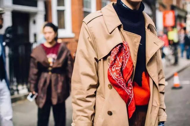 丝巾怎么打结好看，丝巾的6种简单系法总有一款适合你（丝巾的九种最潮系法让你美过春天路过夏天）