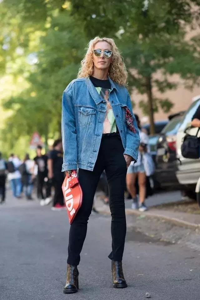 丝巾怎么打结好看，丝巾的6种简单系法总有一款适合你（丝巾的九种最潮系法让你美过春天路过夏天）