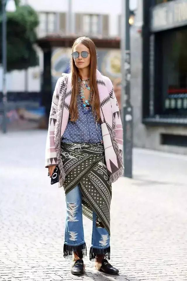 丝巾怎么打结好看，丝巾的6种简单系法总有一款适合你（丝巾的九种最潮系法让你美过春天路过夏天）