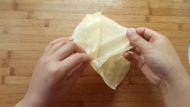 春饼这样做薄如蝉翼劲道又好吃，独家秘方1次能做30张