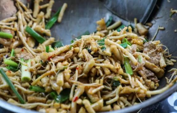 荠菜菜根啥样，荠菜根不仅美味