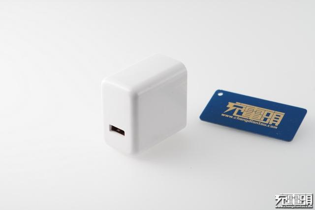 华为手机充电器，华为三口usb充电器拆解（支持UFCS融合快充与65W）