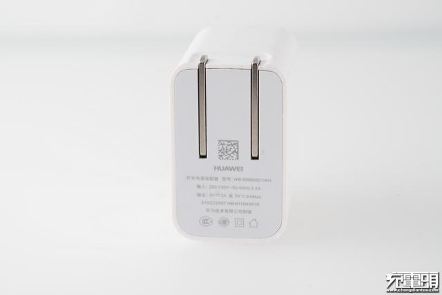 华为手机充电器，华为三口usb充电器拆解（支持UFCS融合快充与65W）