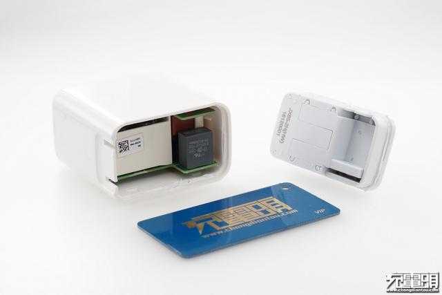 华为手机充电器，华为三口usb充电器拆解（支持UFCS融合快充与65W）