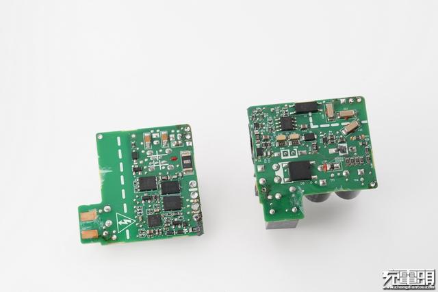 华为手机充电器，华为三口usb充电器拆解（支持UFCS融合快充与65W）