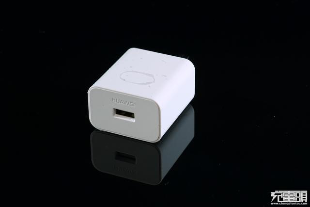 华为手机充电器，华为三口usb充电器拆解（支持UFCS融合快充与65W）