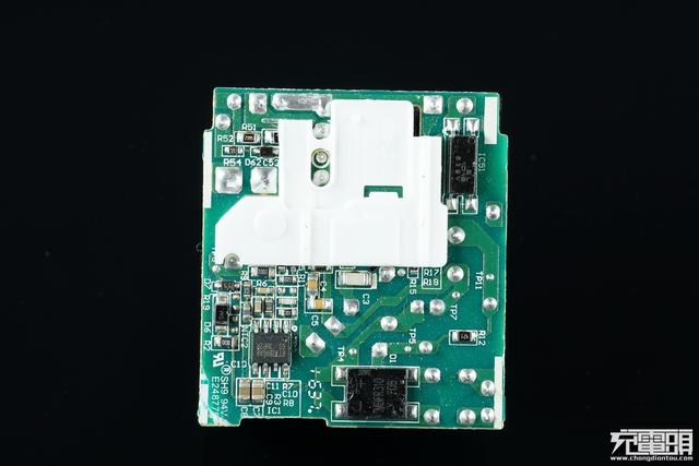 华为手机充电器，华为三口usb充电器拆解（支持UFCS融合快充与65W）