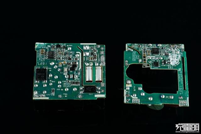 华为手机充电器，华为三口usb充电器拆解（支持UFCS融合快充与65W）