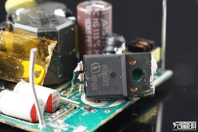 华为手机充电器，华为三口usb充电器拆解（支持UFCS融合快充与65W）