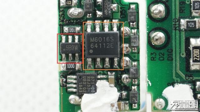 华为手机充电器，华为三口usb充电器拆解（支持UFCS融合快充与65W）