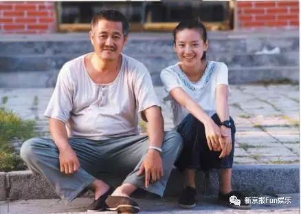 董洁在金粉世家中的剧组照，《金粉世家》里的女演员各有各的美