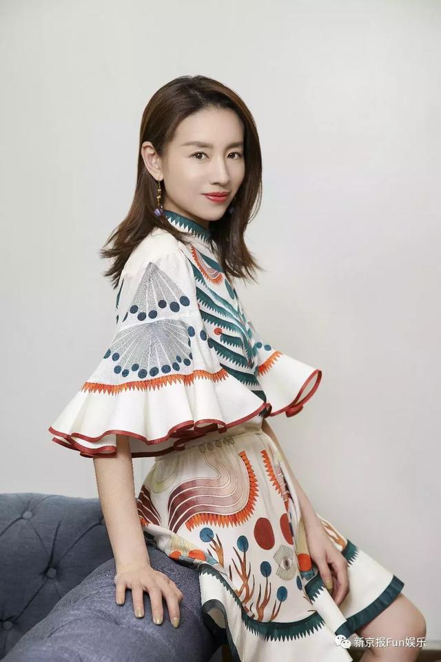 董洁在金粉世家中的剧组照，《金粉世家》里的女演员各有各的美