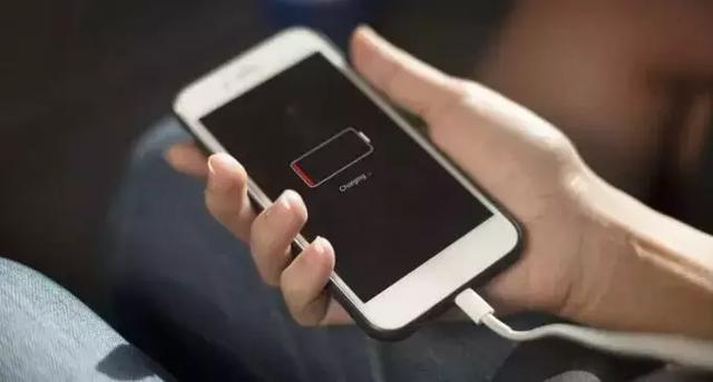 iphone充电，iphone手机正确的充电方法（iPhone电池保养秘籍）