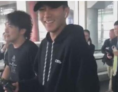 刘恺威48岁近照，48岁刘恺威当女友面耍帅自夸肢体好