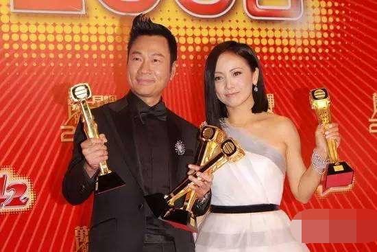 黎耀祥 邓萃雯，黎耀祥怎么评价tvb（全网嗑了12年的CP）