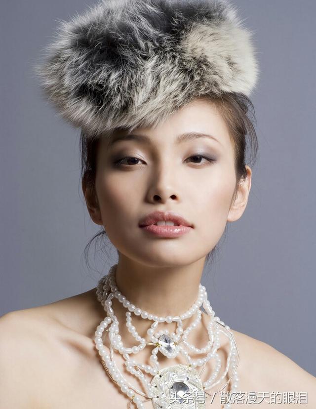 这些女人的乳房各有千秋，能激发男人的魅力到底有多少人？ 送女朋友礼物排