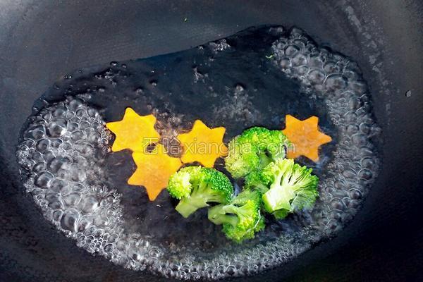 西餐牛排高级配菜，高级西餐厅牛排秘方公开