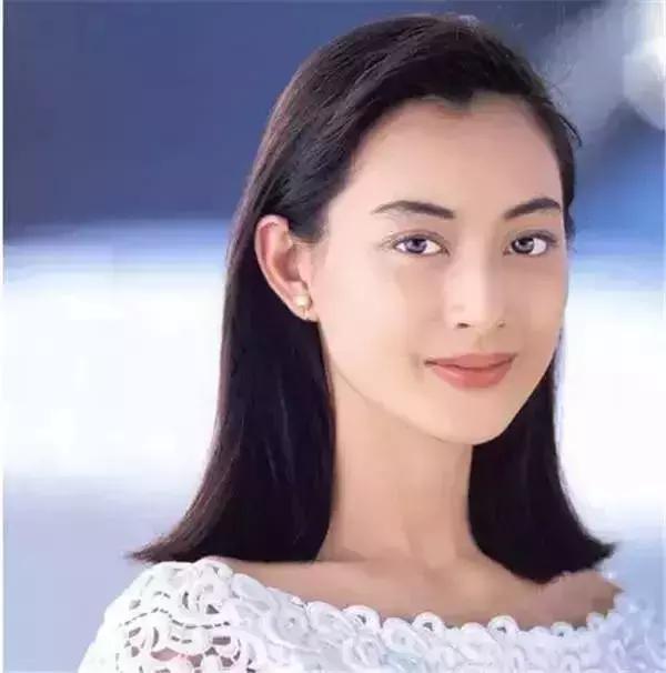 日本女星拍的港片，盘点经典港片中的日籍女星