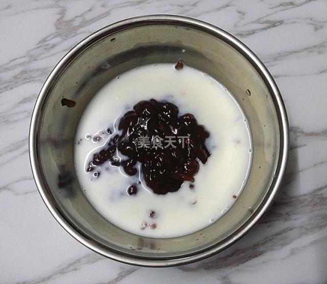 家庭自制冰淇淋，自己在家怎么做但又好吃的冰淇淋（家庭自制万能冰激凌公式）