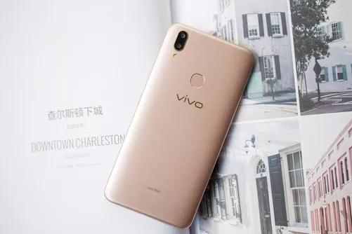 高性价比异形全面屏vivo，vivoy85真机有什么特征