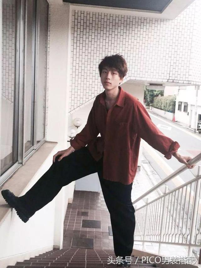 现在流行的穿搭男春夏，春夏职场男士穿搭不能随意