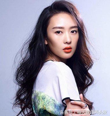 女生中长发最新发型，10款女生中长发散发发型