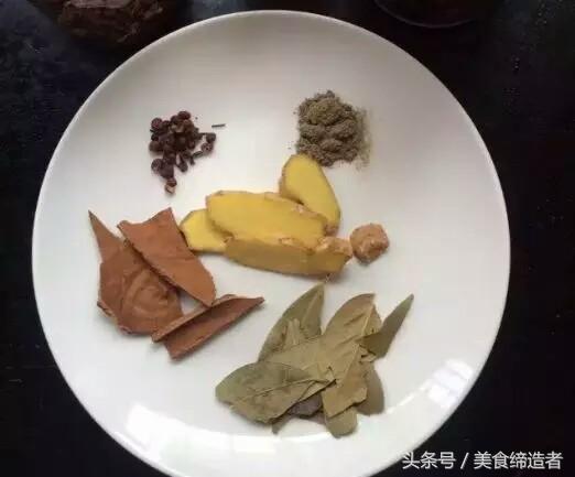 凉拌毛肚的做法，秋妹凉拌毛肚做法（毛肚经过卤制后搭配调味汁凉拌）