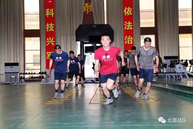 各兵种军人训练超燃，直击第75集团军某旅多兵种联合训练