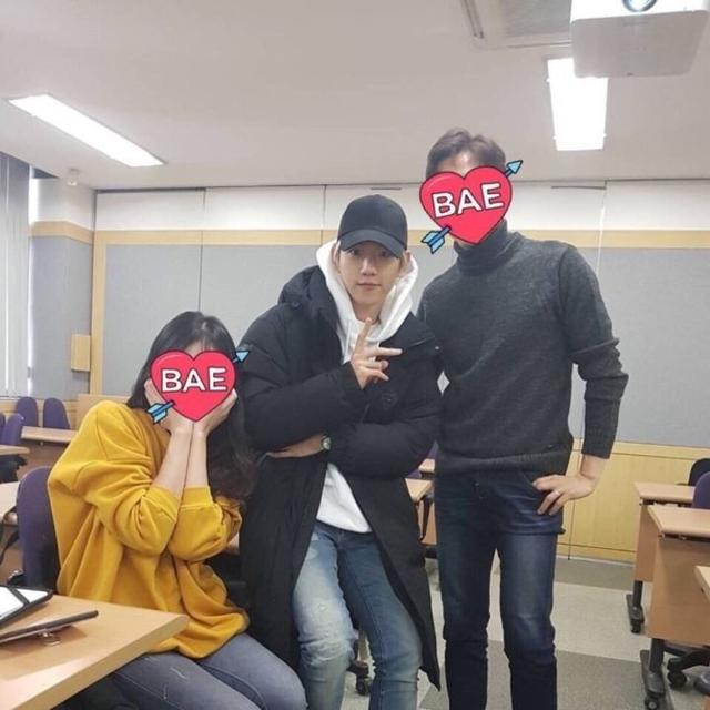 边伯贤啵啵虎，母胎中的人气王