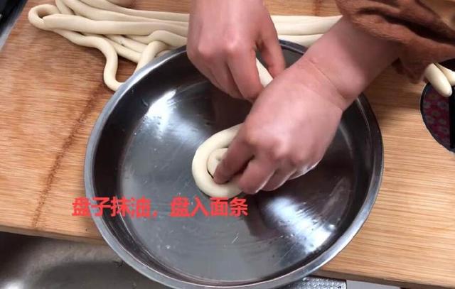 高筋面粉手工拉面的做法，兰州拉面制作；和面篇