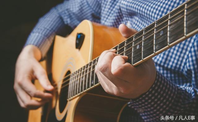 吉他左手指法图解，吉他左右指法表