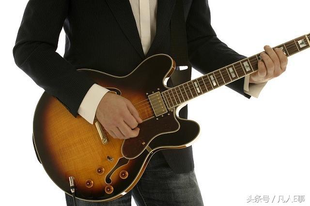 吉他左手指法图解，吉他左右指法表