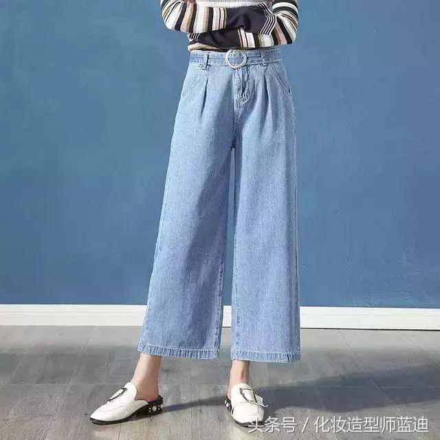 格子裤子配什么鞋，七分格子阔腿裤搭配什么鞋子（今年超火的“格子裤”）