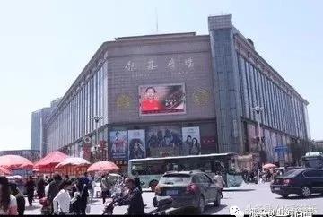 郑州银基服装批发市场，郑州服装批发市场在哪拿货