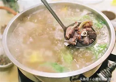 农村大锅炖狗肉做法，狗肉滚三滚