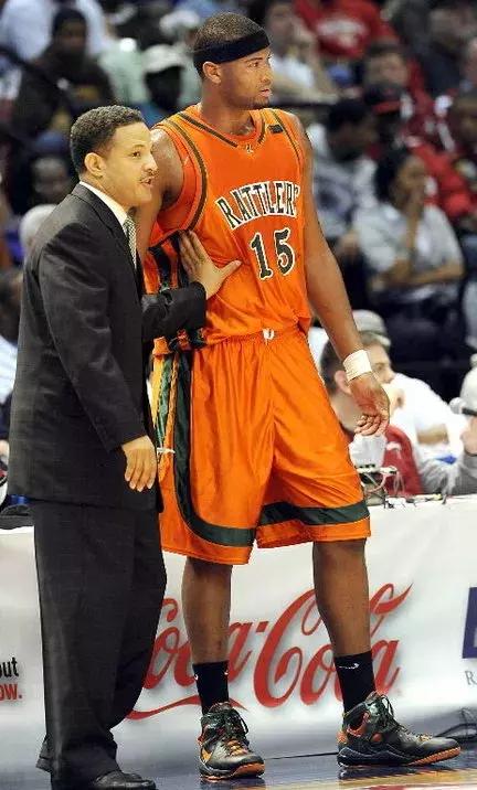 成长路上总被误解，考辛斯生涯巅峰时刻