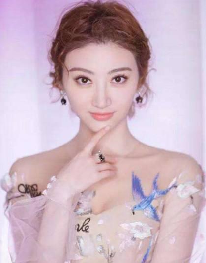 迪丽热巴什么星座，迪丽热巴是十二星座的哪一个星座